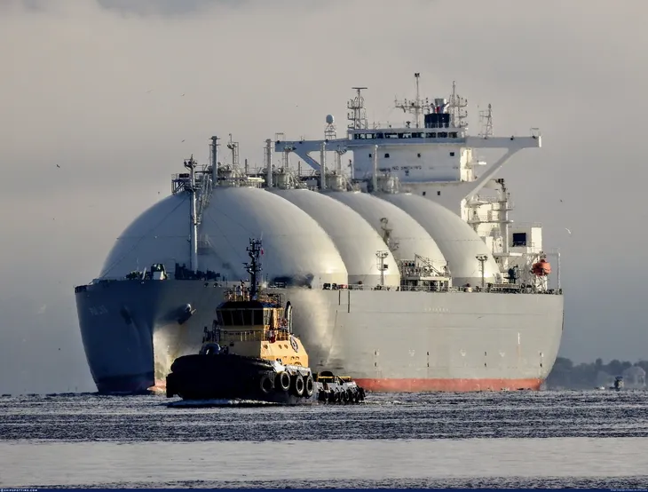 Los barcos fábrica que cambiarán la historia energética de Argentina: 20 años de GNL desde Río Negro