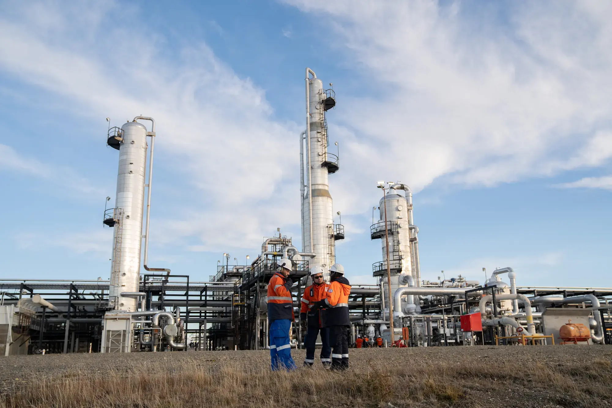 Total recibió ofertas por dos yacimientos en Vaca Muerta y YPF está entre las interesadas