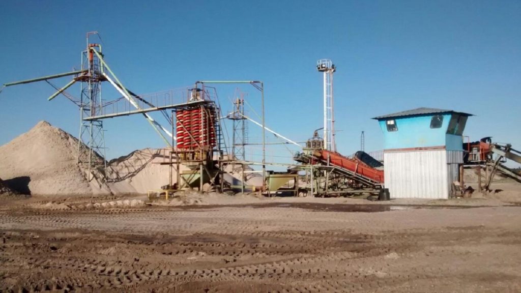 Segundo golpe judicial a Cristamine: suspenden la extracción de arena en Entre Ríos para Vaca Muerta