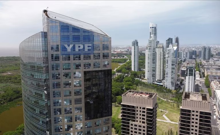 Fallo favorable para Argentina en el caso YPF