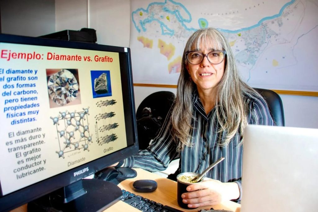 Adriana Serquis: «Se llevan puestos 70 años de desarrollo nacional».