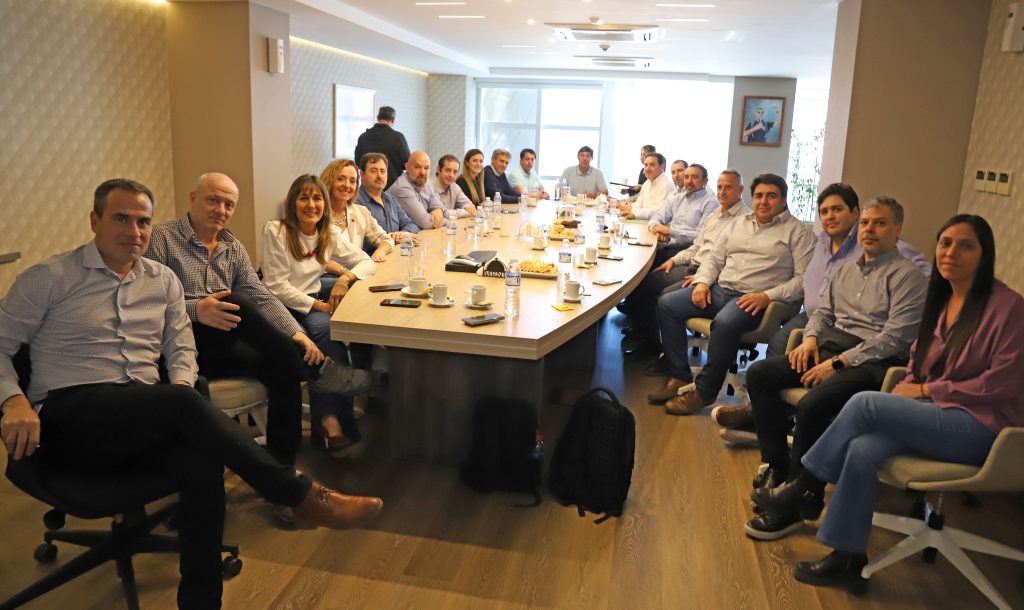 Petróleo: empresas y sindicato pactan seguro de vida con pago mensual por 5 años