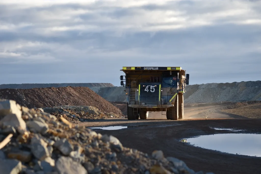 Santa Cruz: el 90/10 divide posturas en la minería