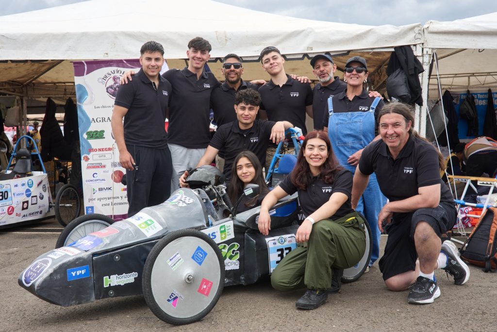 De Sierra Grande a las pistas: el auto eléctrico del CET 12 brilló en el Desafío ECO YPF 2025 con el apoyo de VMOS