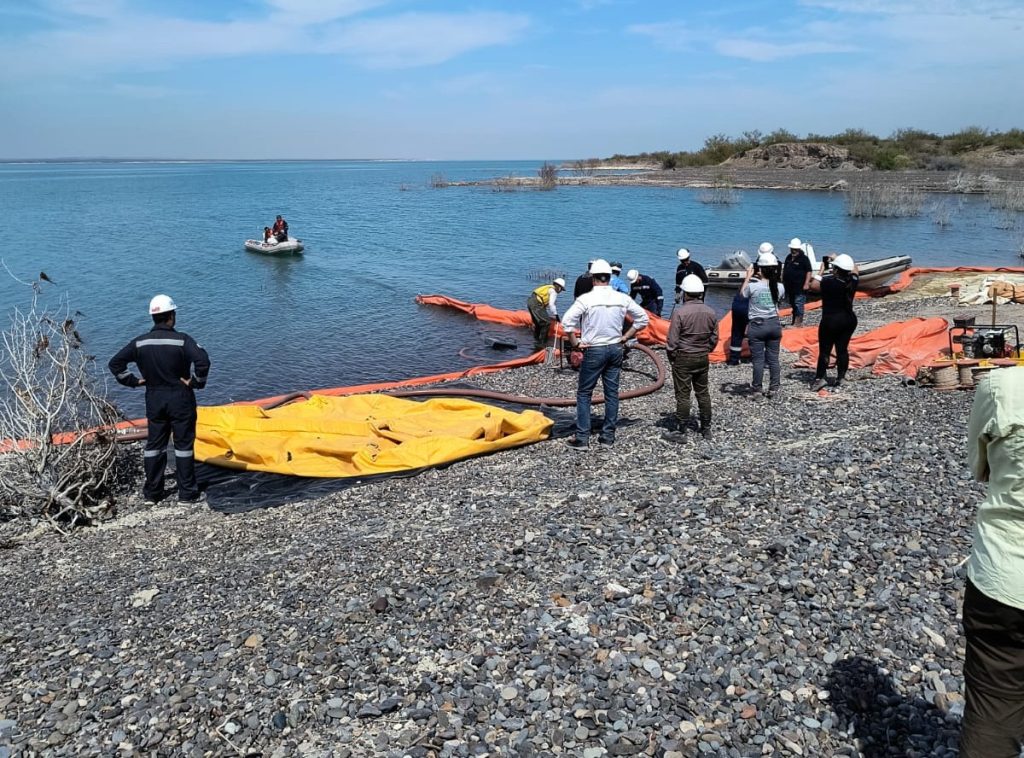 Río Negro participa en simulacro de recuperación de hidrocarburos en Casa de Piedra