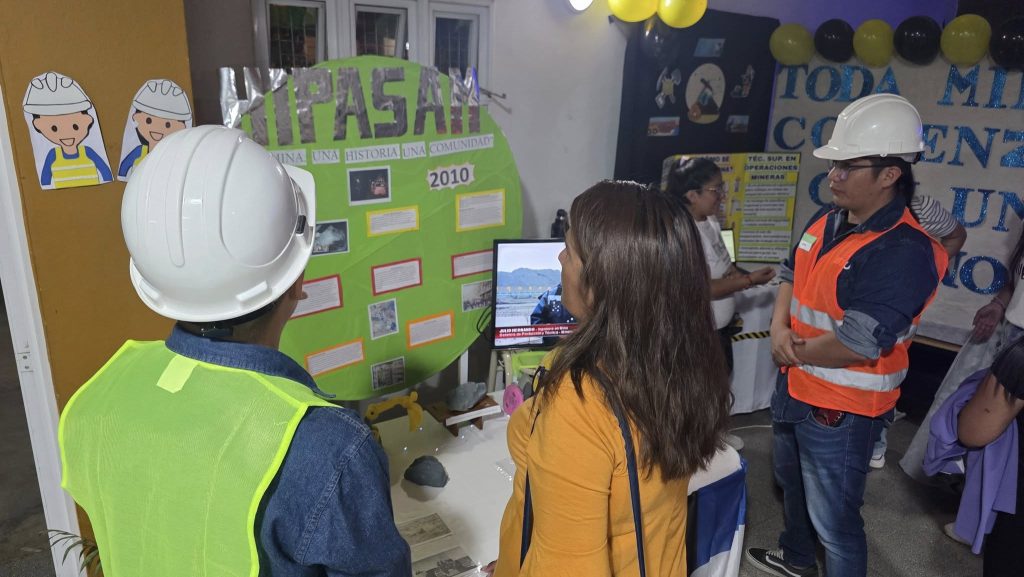 Valcheta celebró la Expo 2025 de la Tecnicatura en Operaciones Mineras