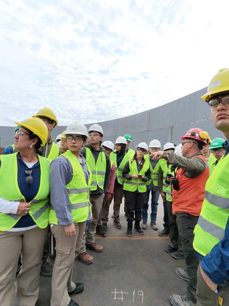 Estudiantes del CET 12 de Sierra Grande recorrieron la Terminal Portuaria de Punta Colorada y conocieron el “corazón” del VMOS