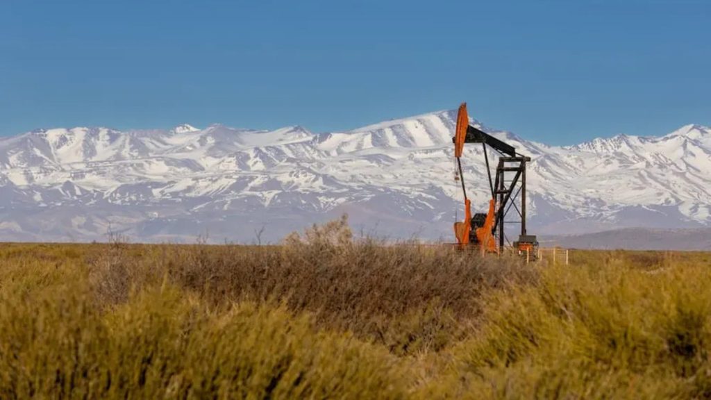 Mendoza lanza licitación de 17 áreas hidrocarburíferas para exploración y explotación