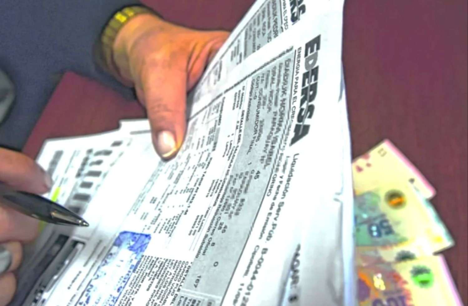 Boletín Oficial: El Gobierno redefinió los subsidios de luz y gas: creó el SEF, unificó beneficiarios y lanzó el nuevo registro ReSEF