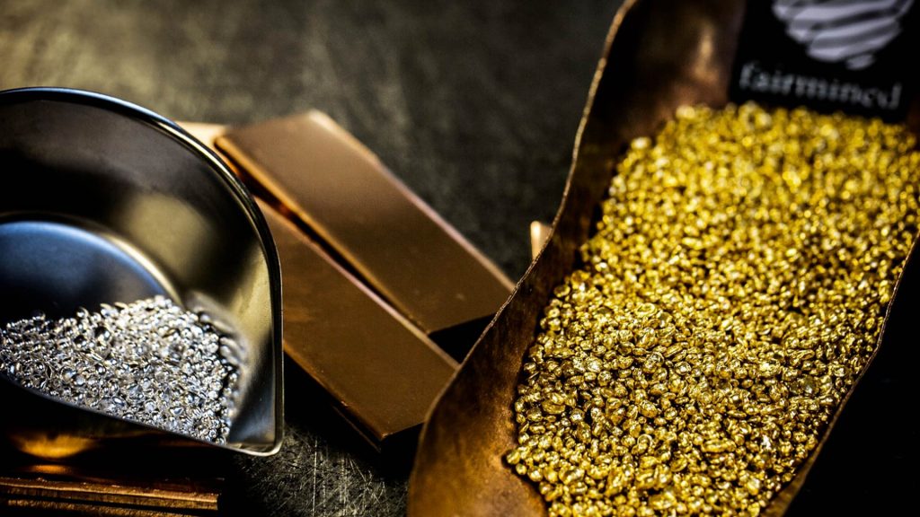 Oro y plata suben por la tensión entre Venezuela y EE.UU