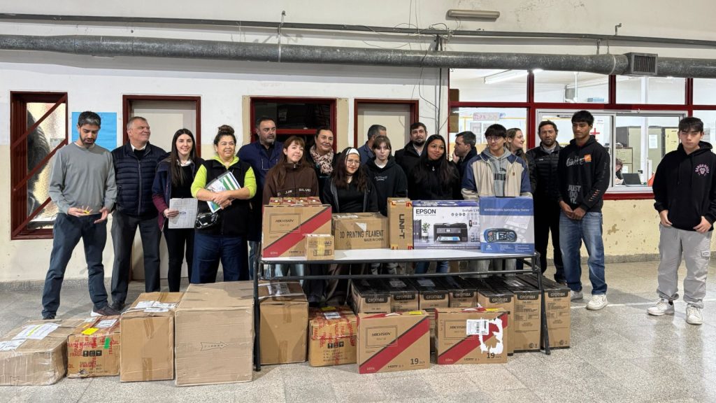 Más de 3.600 estudiantes se forman para el futuro energético de Río Negro
