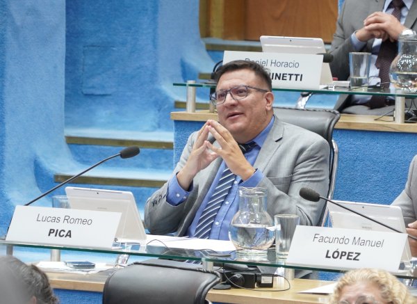 La Legislatura de Río Negro ratificó el acuerdo por Argentina LNG: 42 votos a favor y un debate cruzado por empleo, RIGI y ambiente