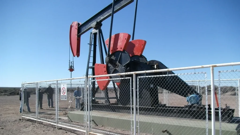 Río Negro baja regalías a la producción incremental y lanza un plan para reactivar el petróleo y gas convencional