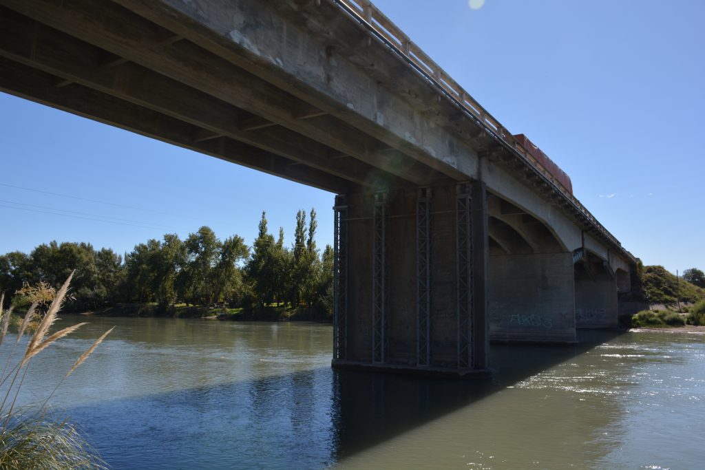 Weretilneck reclamó ante Vialidad Nacional la reparación del puente de Río Colorado