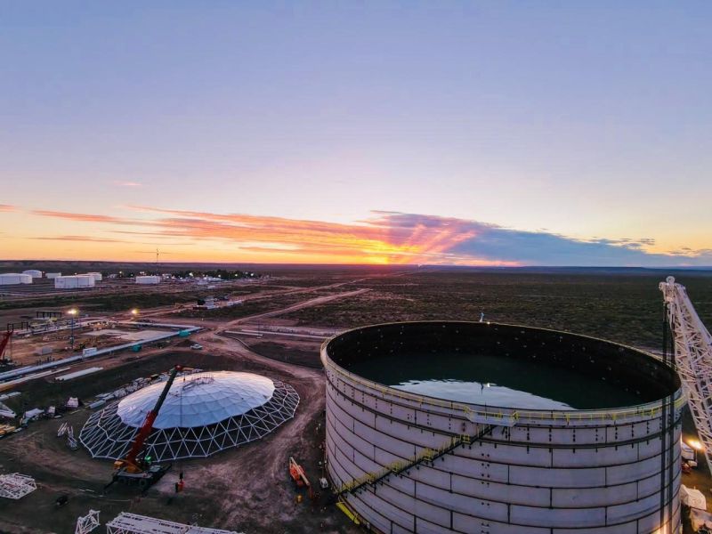 VMOS avanza en Allen: AESA completó una prueba clave en uno de los tanques que recibirán el crudo de Vaca Muerta